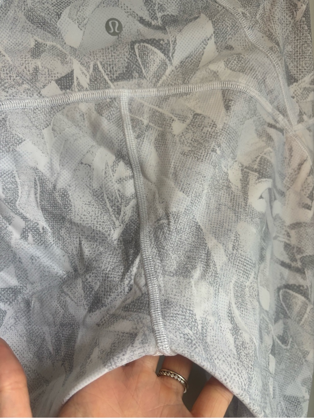 Lululemon Train Times 7/8 Pant *25"
Jasmine White Multi / White Sz 8 - Picture 9 of 10